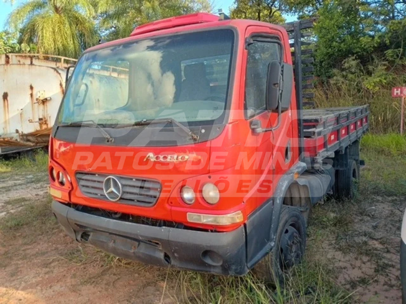 MERCEDES-BENZ 715C 2005/2006 VERMELHO