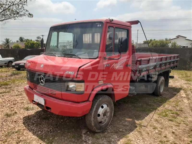 MERCEDES-BENZ 710 2011 VERMELHO