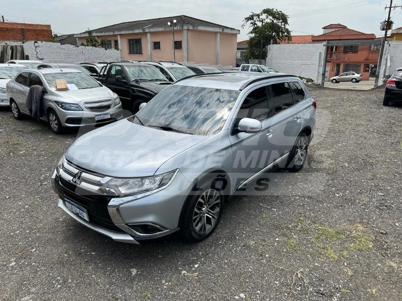 MMC OUTLANDER 2.2 D; 2016/2016; PRATA; DIESEL