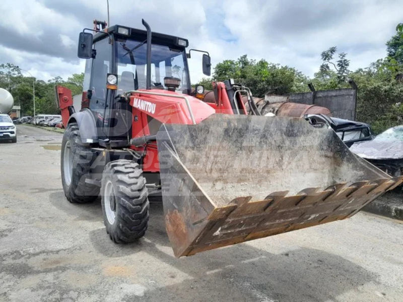 RETROESCAVADEIRA MBL-X 900 2022/2022