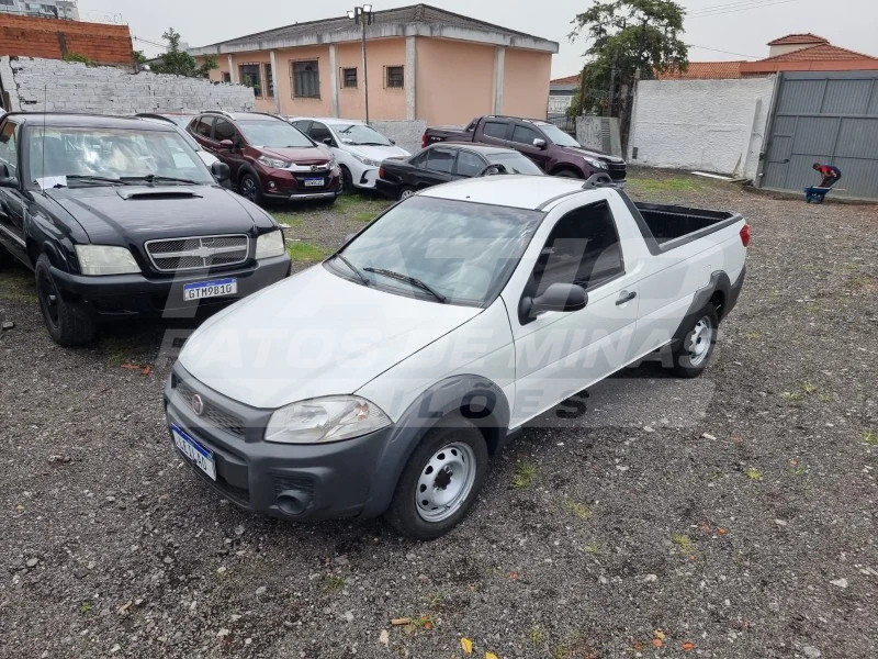 FIAT STRADA WORKING; 2014/2015; BRANCA; ALCO./GASOL.